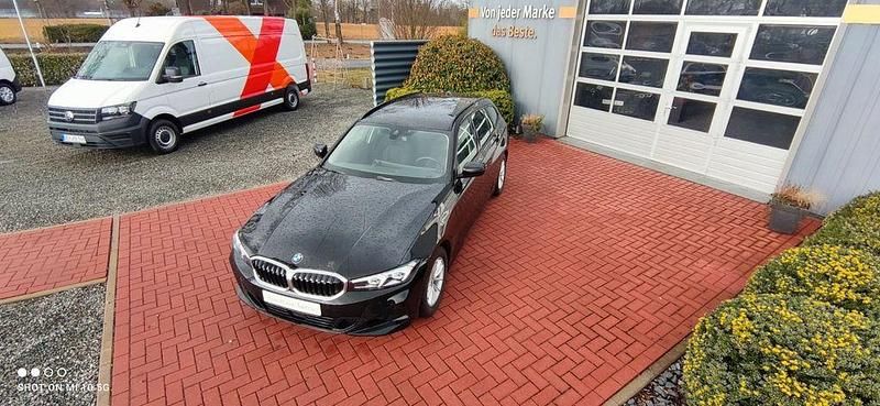 Gebraucht BMW 318 Performance 150 PS (110 kW) 2024 Schwarz Kombi