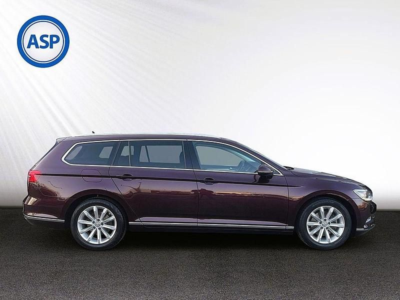 Gebraucht VW Passat Highline 220 PS (161 kW) 2016 Rot (crimson red metallic) Kombi