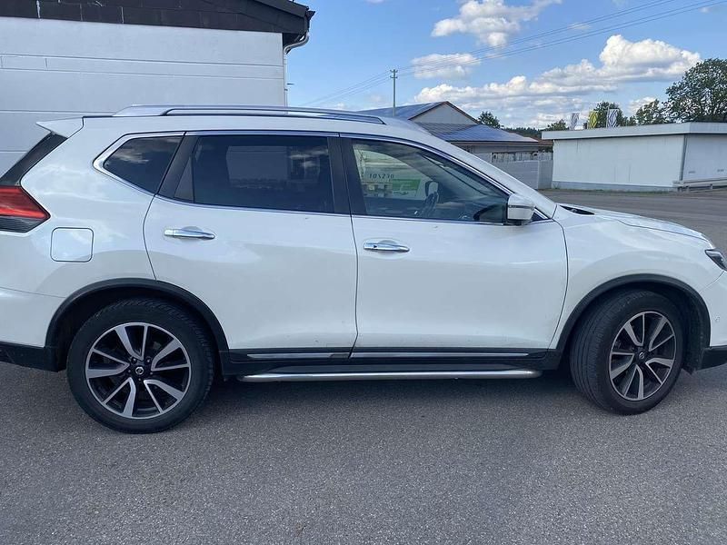 Weiß Gebraucht 2018 Nissan X-Trail Tekna SUV | 16.200 € (Fairer Preis) - Bild 1/4
