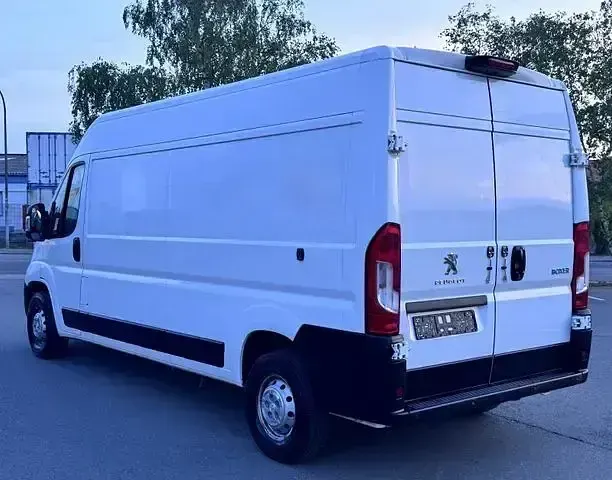 Gebraucht Peugeot Boxer S 140 PS (102 kW) 2021 Lack weiss banquise/deckende Van