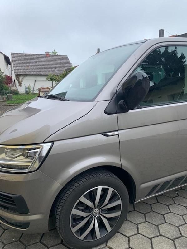 Gebraucht VW Multivan Edition 204 PS (150 kW) 2017 Beige Van / Kleinbus