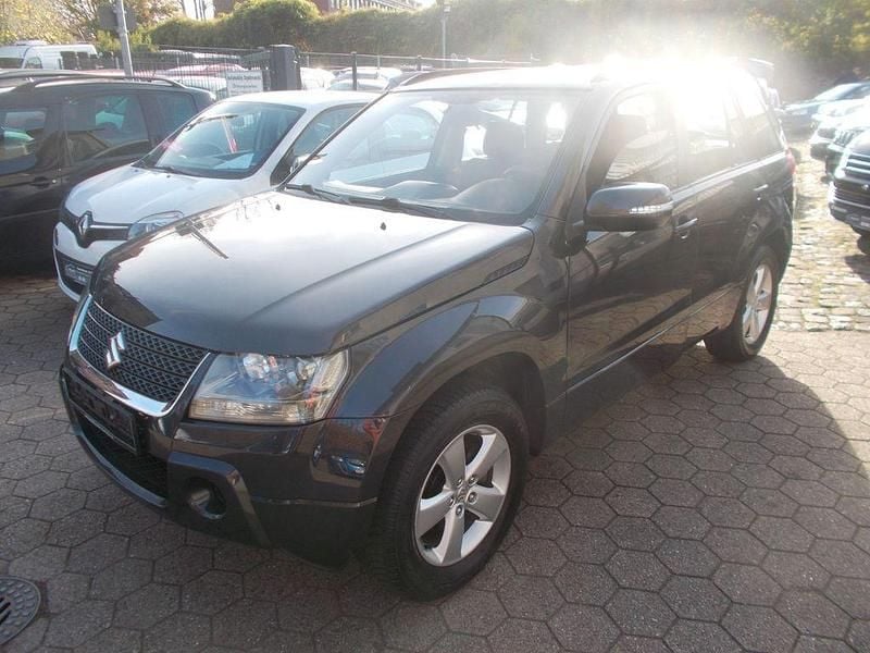 Grau Gebraucht 2011 Suzuki Grand Vitara SUV | 8.990 € (Fairer Preis) - Bild 1/4