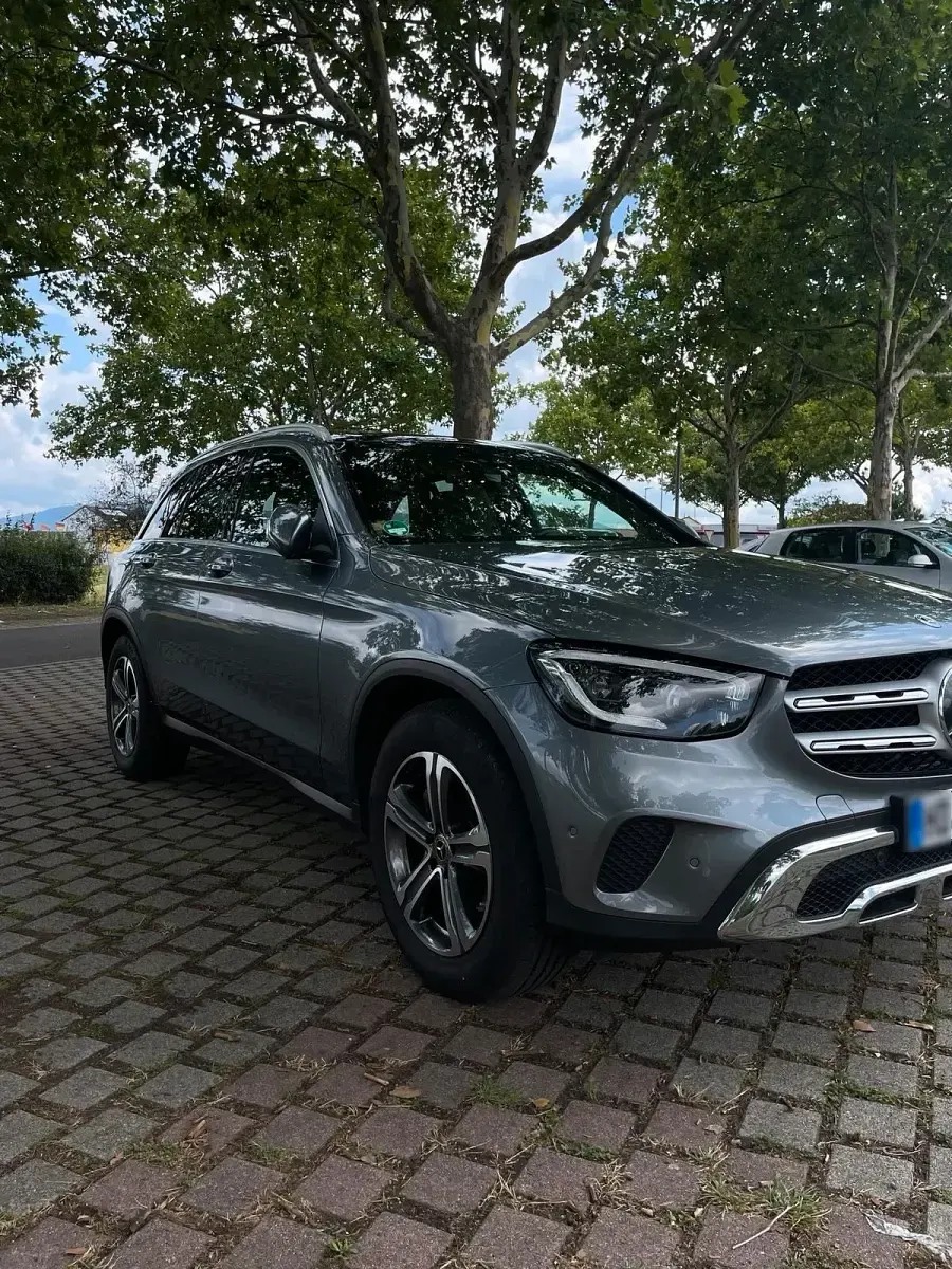 Gebraucht Mercedes GLC300 258 PS (189 kW) 2021 Grau SUV