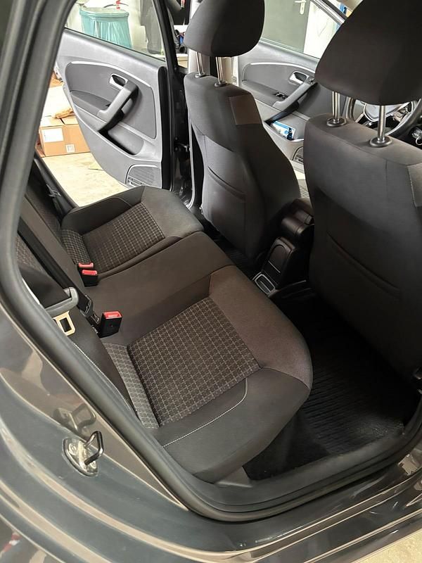 Gebraucht VW Polo 90 PS (66 kW) 2014 Grau Kleinwagen