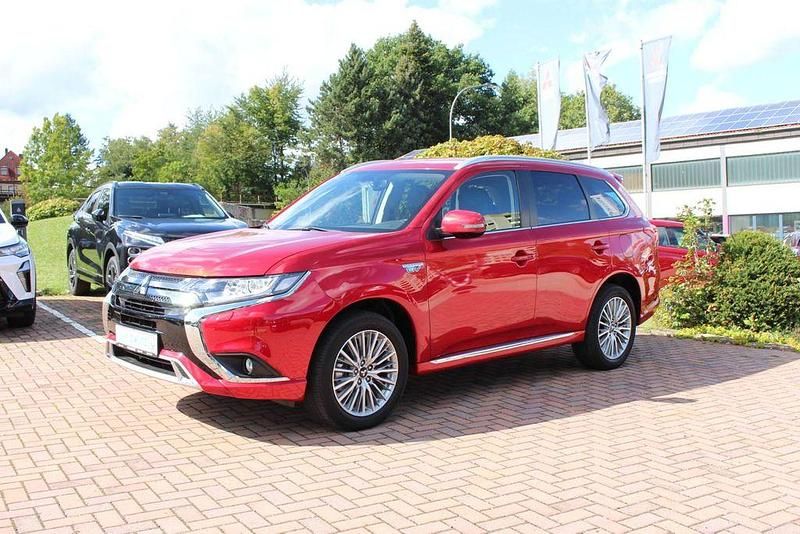 Rot Gebraucht 2021 Mitsubishi Outlander P-HEV Basis SUV | 19.990 € (Guter Preis) - Bild 1/4