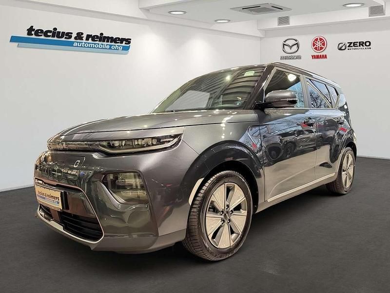 Gravity gray met. Gebraucht 2022 Kia Soul EV 2 SUV | 27.485 € - Bild 1/3