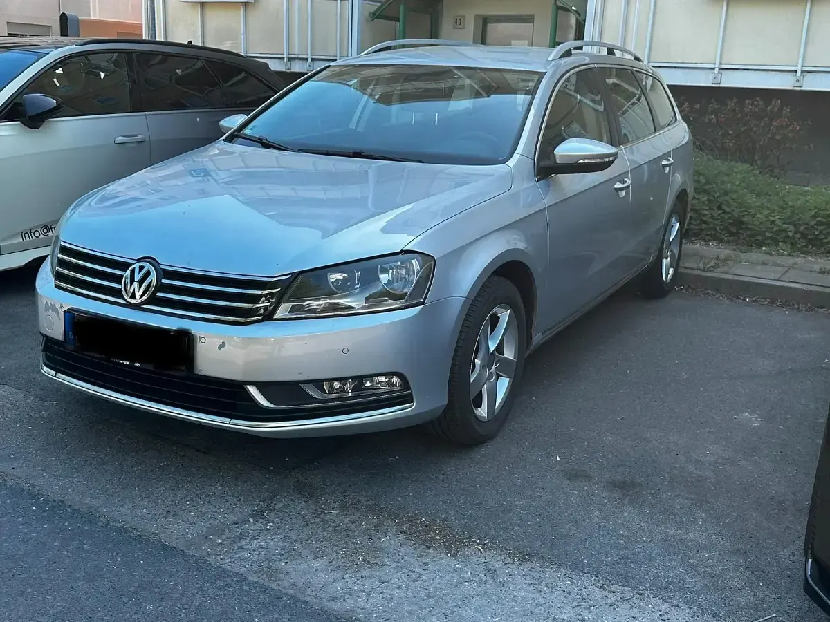Usata VW Passat 105 CV (77 kW) 2012 Argento Station wagon