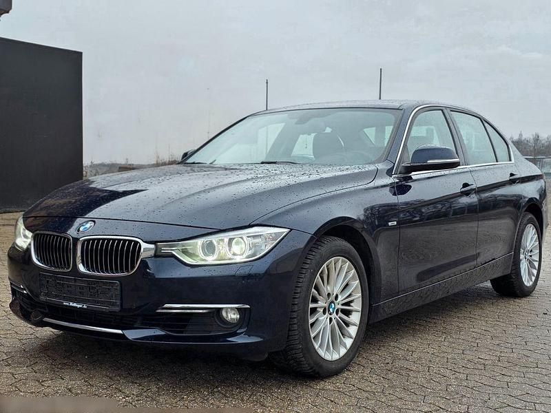 Gebraucht BMW 320 Comfort Edition 184 PS (135 kW) 2012 Blau Limousine