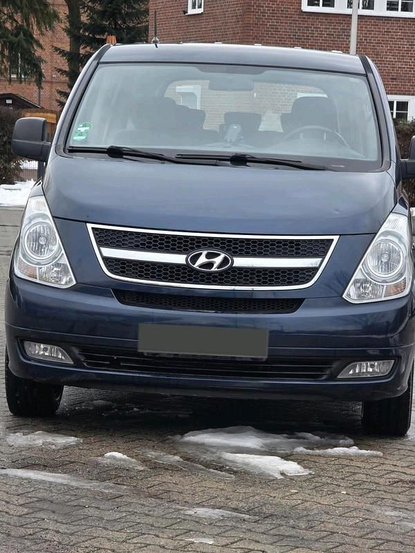 Gebraucht Hyundai H-1 170 PS (125 kW) 2010 Blau Van / Kleinbus