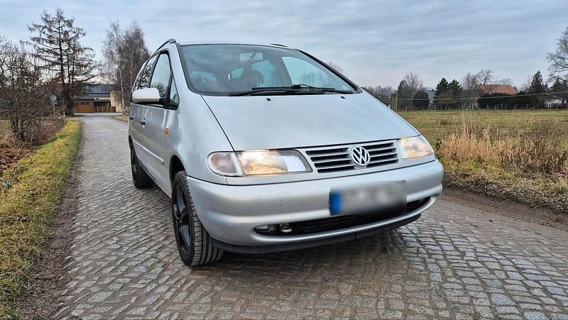 Gebraucht VW Sharan 174 PS (127 kW) 1999 Silber Van / Kleinbus