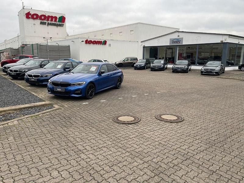 Grau Gebraucht 2023 BMW 320 Kombi | 26.490 € (Superpreis) - Bild 1/1