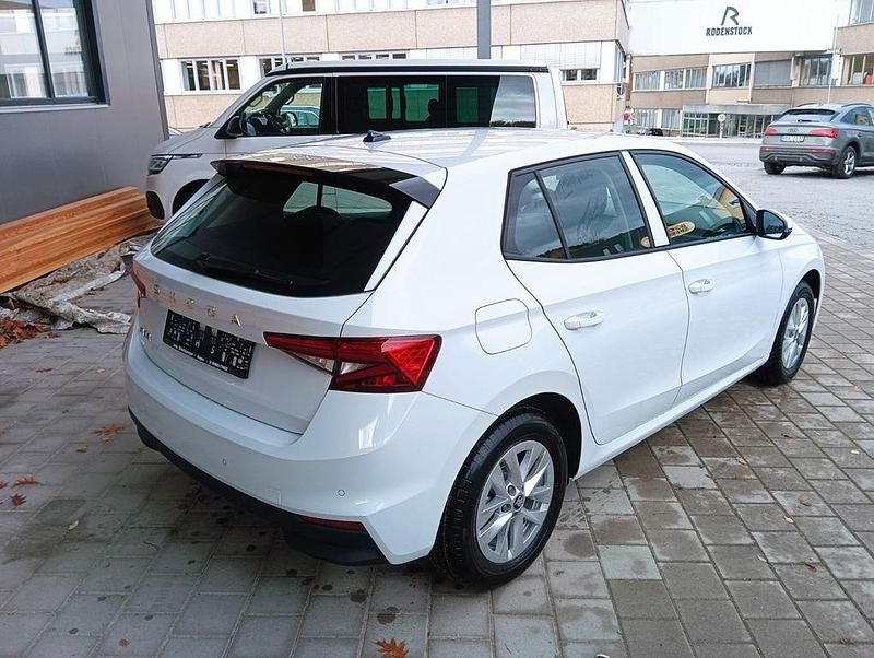 Neu Skoda Fabia Selection 116 PS (85 kW) 2025 Weiß Limousine