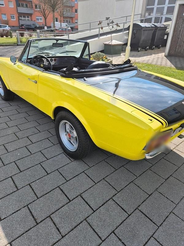 Gebraucht Fiat 124 105 PS (77 kW) 1977 Gelb Cabrio