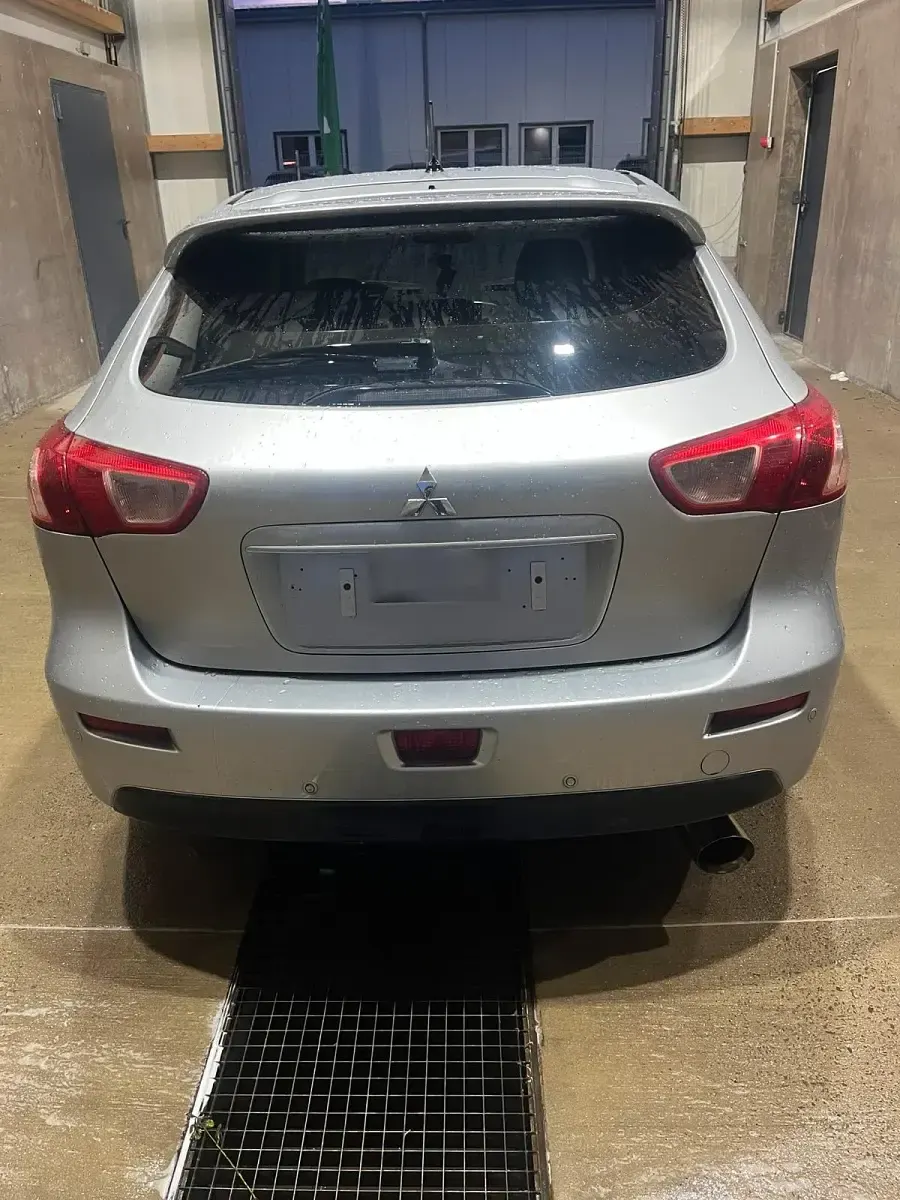 Gebraucht Mitsubishi Lancer 117 PS (86 kW) 2010 Silber Kombi