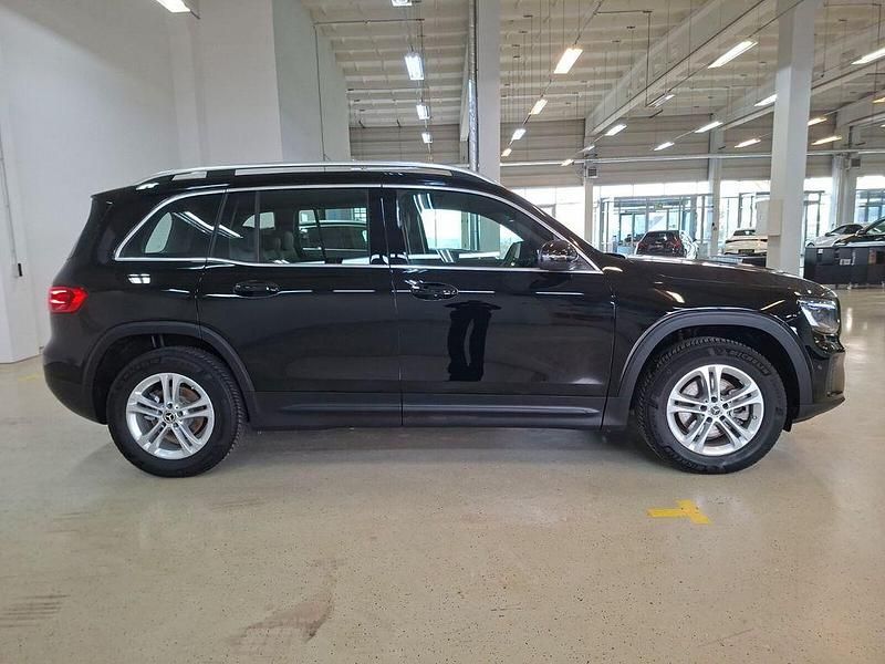 Gebraucht Mercedes GLB200 163 PS (119 kW) 2024 Unilack nachtschwarz SUV