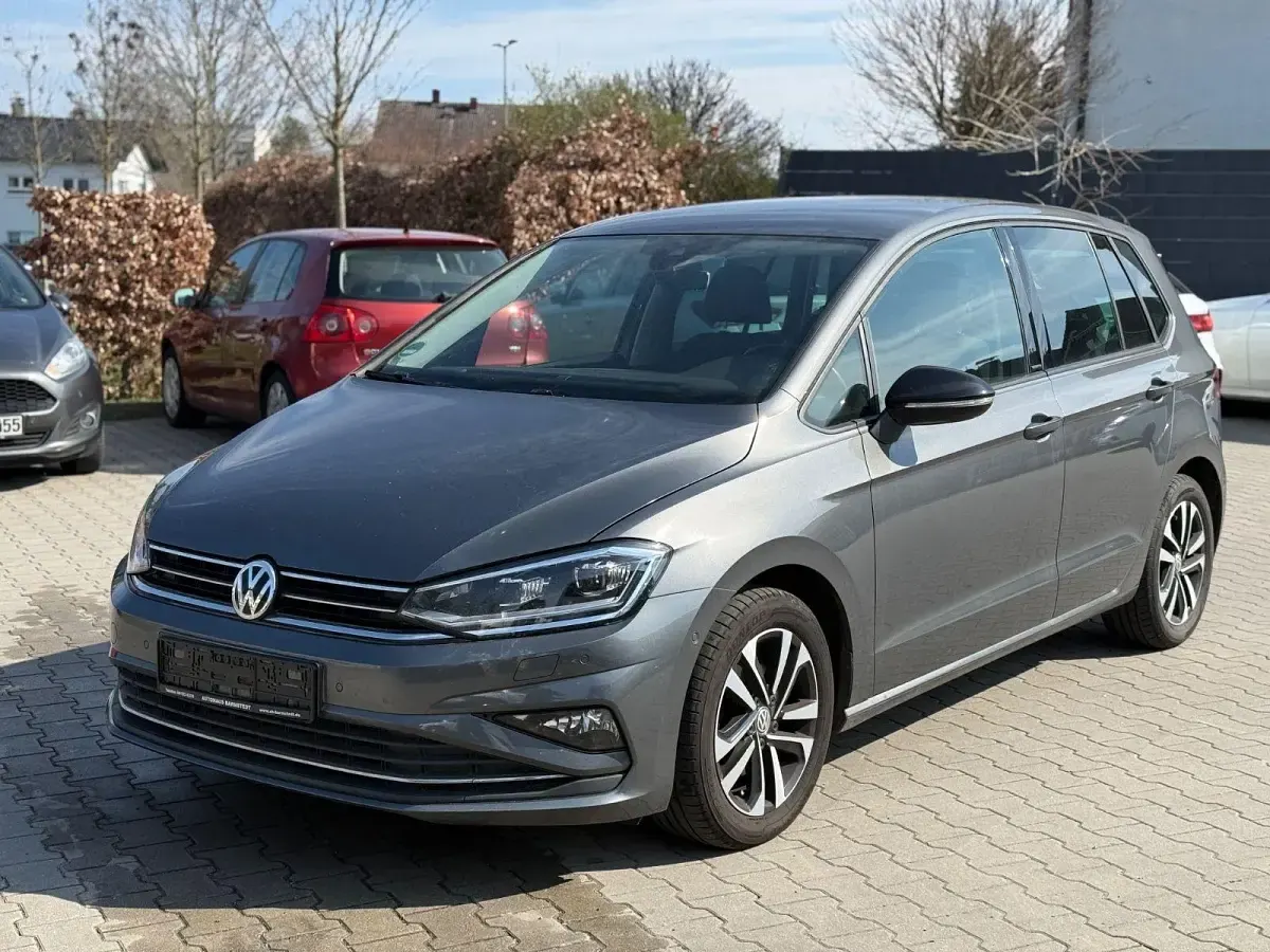 Gebraucht VW Golf VII IQ Drive 116 PS (85 kW) 2019 Grau Limousine