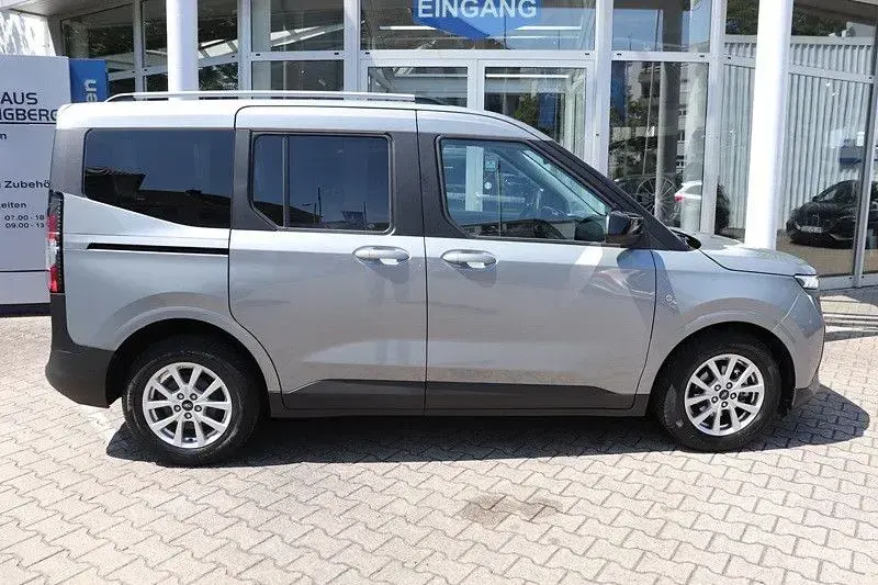 Gebraucht Ford Tourneo Courier Titanium 125 PS (91 kW) 2024 Silber Van / Kleinbus