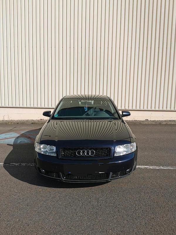 Gebraucht Audi A4 131 PS (96 kW) 2001 Blau Limousine