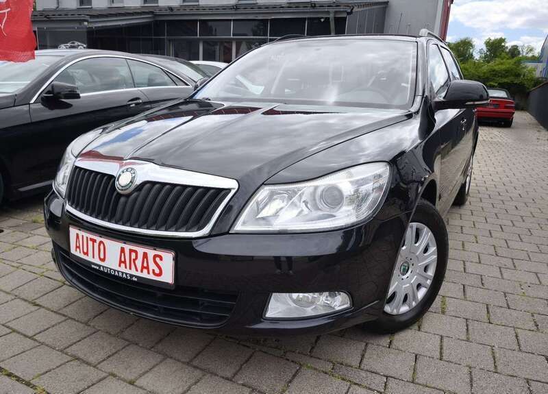 Schwarz Gebraucht 2009 Skoda Octavia Ambiente Kombi | 4.999 € (Fairer Preis) - Bild 1/4