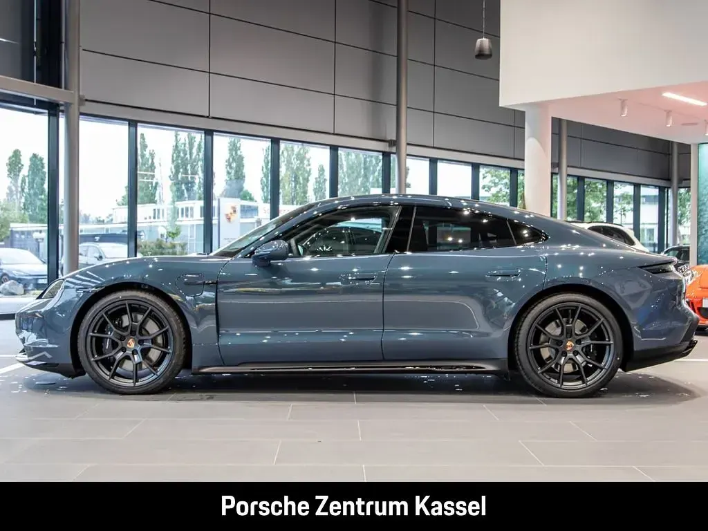 Neu Porsche Taycan GTS 514 kW (700 PS) 2026 Blau Limousine