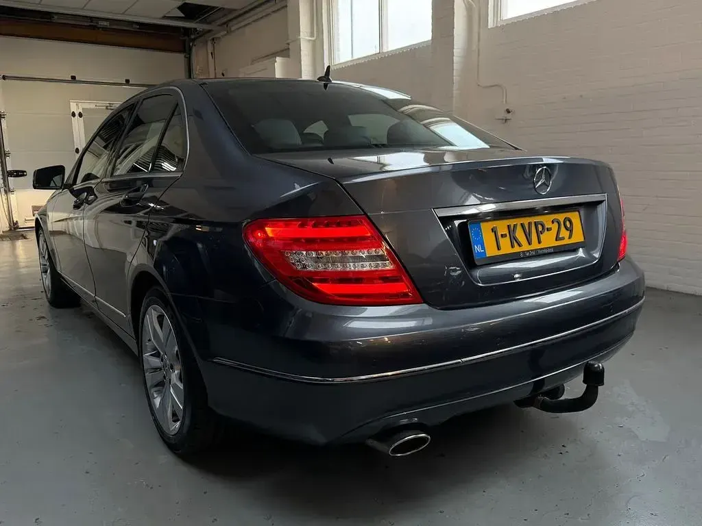 Gebraucht Mercedes C220 Edition 170 PS (125 kW) 2013 Grau Limousine