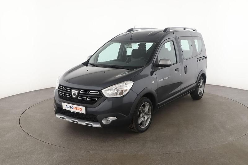 Grau Gebraucht 2020 Dacia Dokker Stepway Van | 15.390 € (Fairer Preis) - Bild 1/3