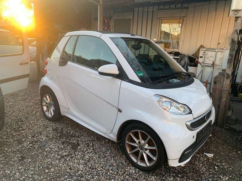 Weiß Gebraucht 2013 Smart ForTwo Electric Drive Cabrio | 2.899 € - Bild 1/4