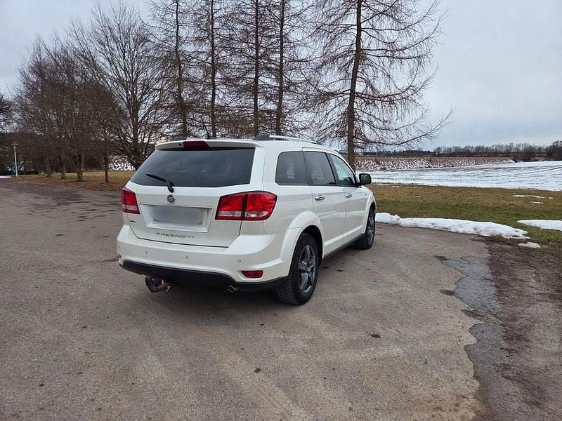 Gebraucht Fiat Freemont 170 PS (125 kW) 2012 Weiß SUV