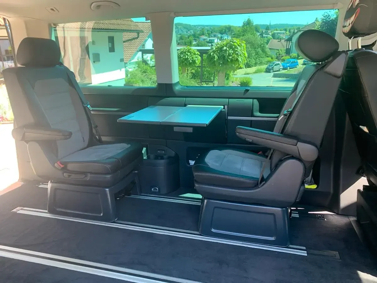 Gebraucht VW Multivan Generation Six 150 PS (110 kW) 2021 Grau Van / Kleinbus