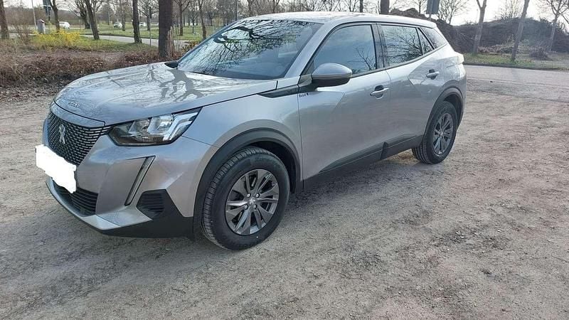 Second-hand Peugeot e-2008 Active 100 kW (136 CP) 2021 Gri SUV