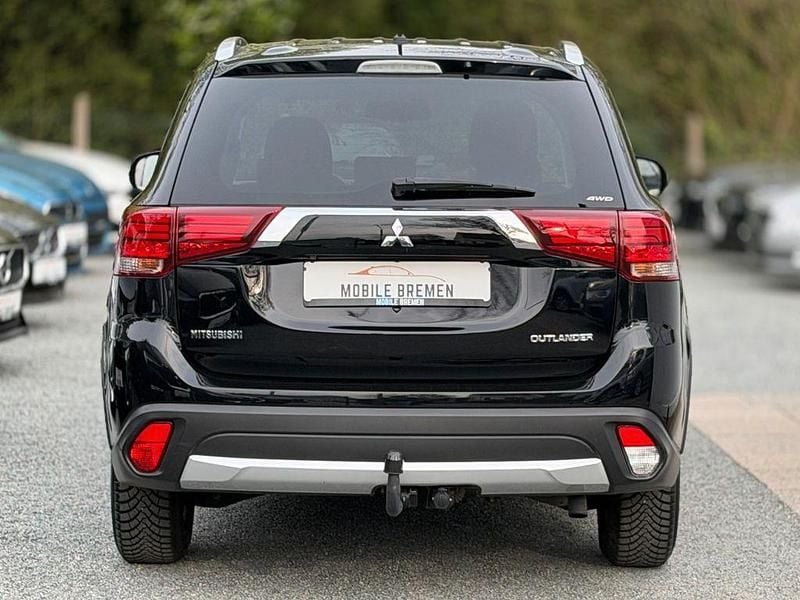 Gebraucht Mitsubishi Outlander 150 PS (110 kW) 2016 Schwarz SUV