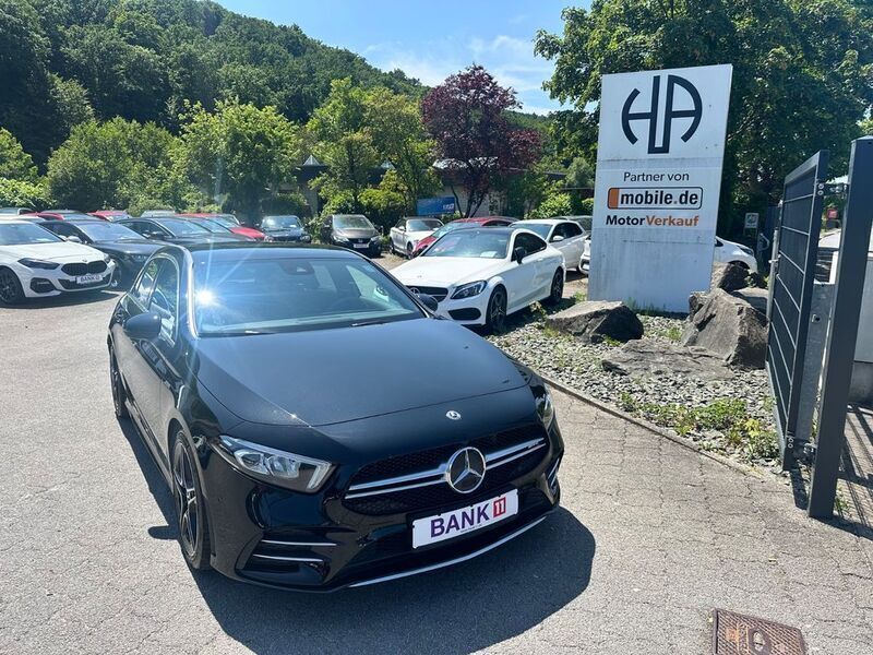 Schwarz Gebraucht 2020 Mercedes A35 AMG AMG Limousine | 32.995 € (Guter Preis) - Bild 1/3