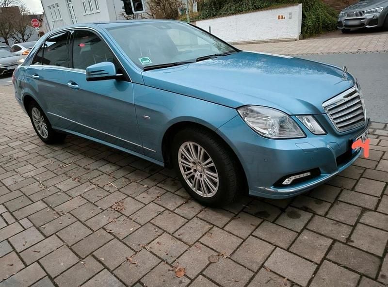 Gebraucht Mercedes E350 231 PS (169 kW) 2009 Blau Limousine