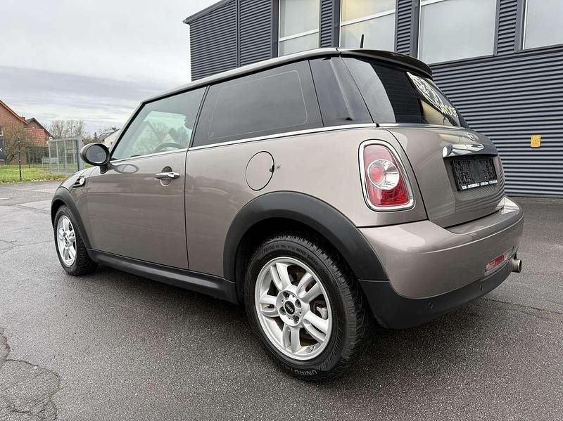 Gebraucht Mini ONE 98 PS (72 kW) 2012 Velvet silver metallic Kleinwagen