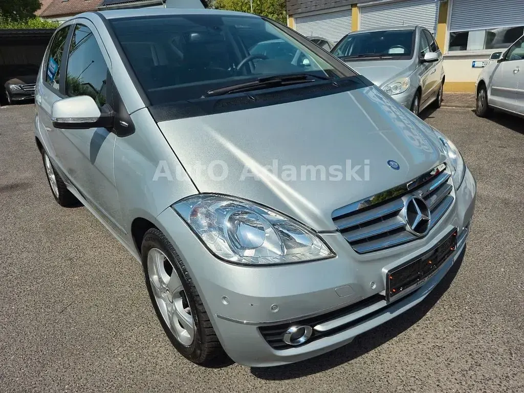 Gebraucht Mercedes A160 Elegance 95 PS (69 kW) 2012 Silber Kleinwagen