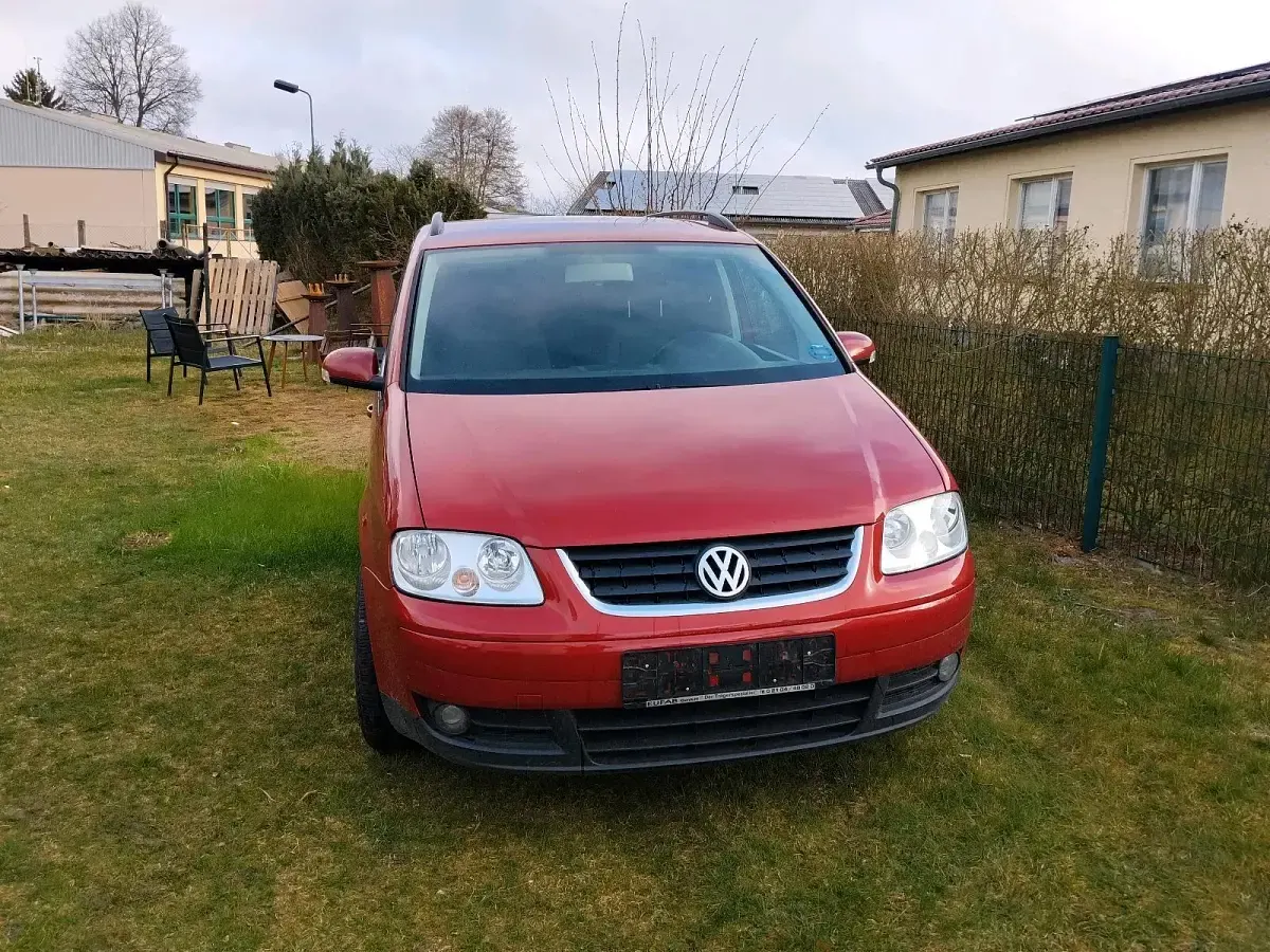 Używany VW Touran 101 KM (74 kW) 2003 Czerwony Minivan
