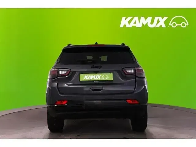 Käytetty Jeep Compass Summit 131 HP (96 kW) 2025 Harmaa Katumaasturi