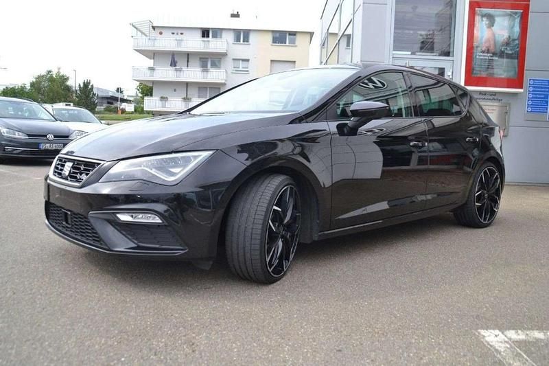 Second-hand Seat Leon FR 190 CP (139 kW) 2018 Negru Berlinǎ