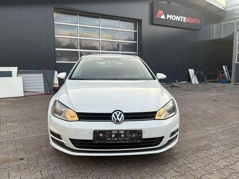 Gebraucht VW Golf VII Trendline 110 PS (80 kW) 2015 Weiß Kombi