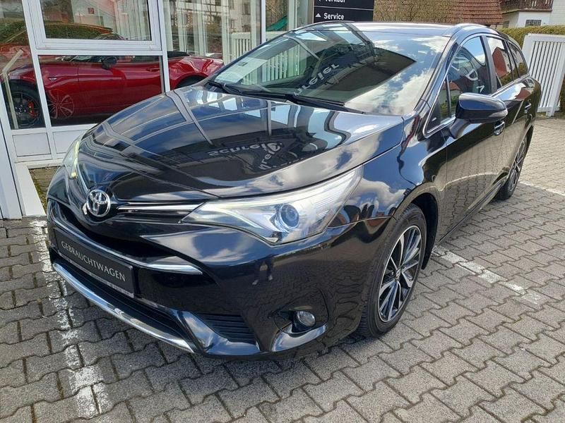 Gebraucht Toyota Avensis Team 147 PS (108 kW) 2018 Black mica / ink Kombi