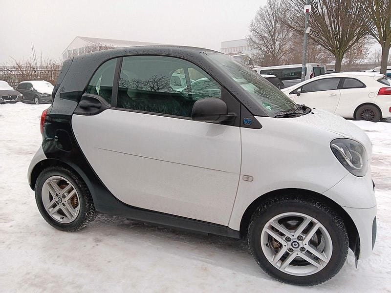 Gebraucht Smart ForTwo Coupé 60 kW (82 PS) 2022 Weiß Coupé