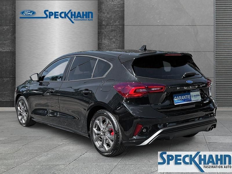 Gebraucht Ford Focus ST-Line 125 PS (91 kW) 2022 Obsidianschwarz metallic Limousine