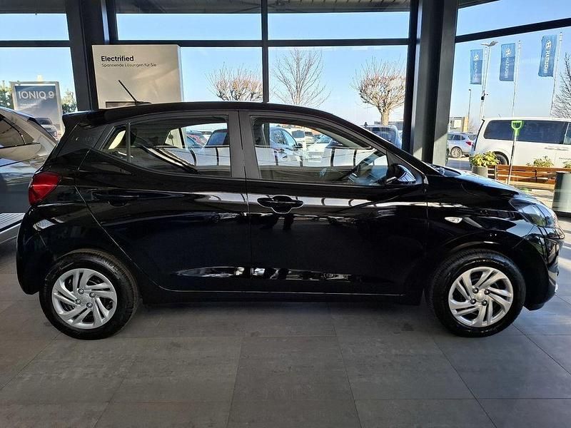 Neu Hyundai i10 Select 65 PS (47 kW) 2025 Schwarz Kleinwagen