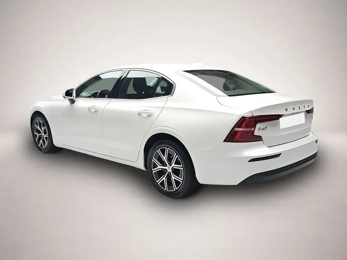 Gebraucht Volvo S60 Core 197 PS (144 kW) 2024 Weiß Limousine