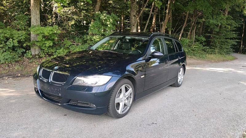 Blau Gebraucht 2007 BMW 320 Kombi | 4.999 € (Fairer Preis) - Bild 1/4