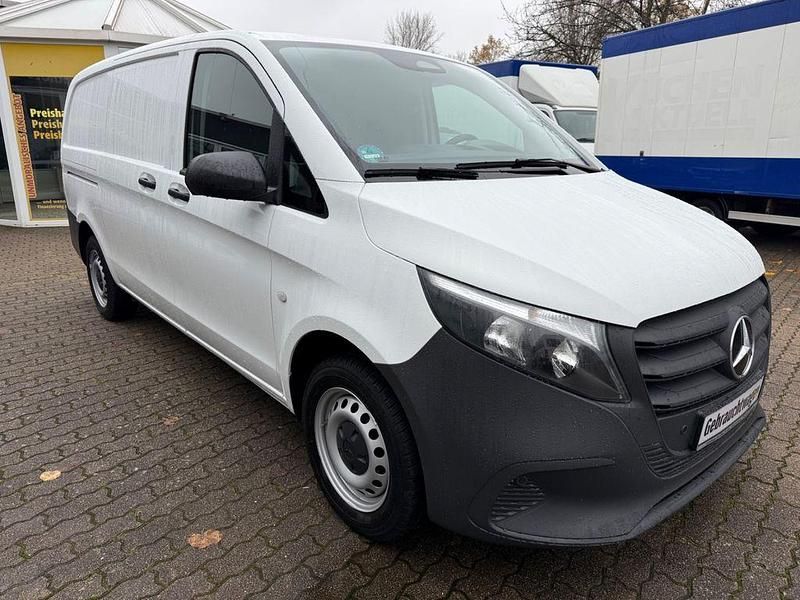 Weiß Gebraucht 2024 Mercedes Vito Van | 27.980 € (Superpreis) - Bild 1/4