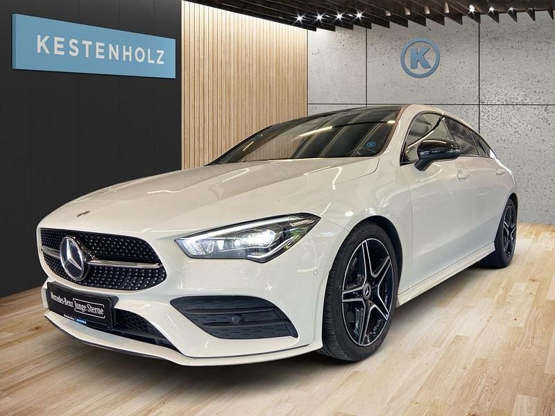 Weiß Gebraucht 2021 Mercedes CLA200 AMG Limousine | 25.488 € (Fairer Preis) - Bild 1/4