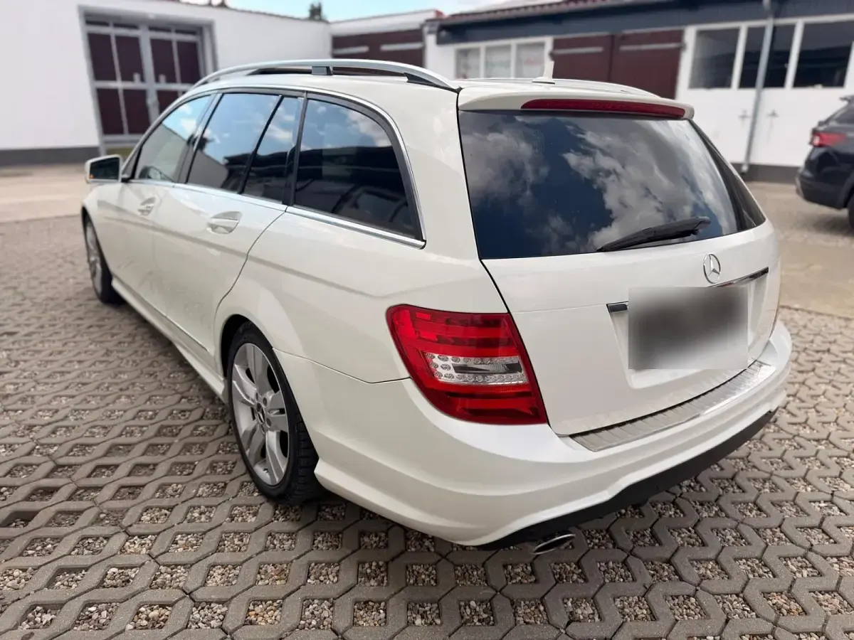 Gebraucht Mercedes C250 AMG 204 PS (150 kW) 2012 Weiß Kombi