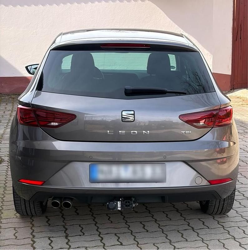 Gebraucht Seat Leon XCELLENCE 125 PS (91 kW) 2017 Grau Limousine
