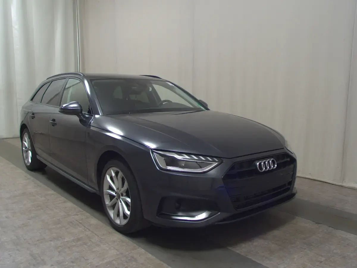 Gebraucht Audi A4 Advanced 150 PS (110 kW) 2024 Grau Kombi